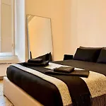Rum i privatbostad Charming&luxurypenthouse Rom